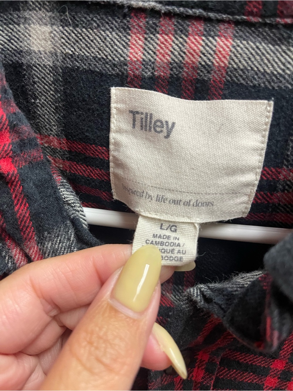 919. Relaxed Plaid Button-Up Shirt in Black & Red - Picture 2 of 4